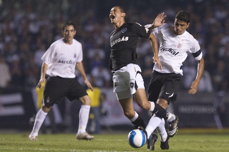 Botafogo (RJ) vs Corinthians Paulista (SP) có trận đối đầu hấp dẫn