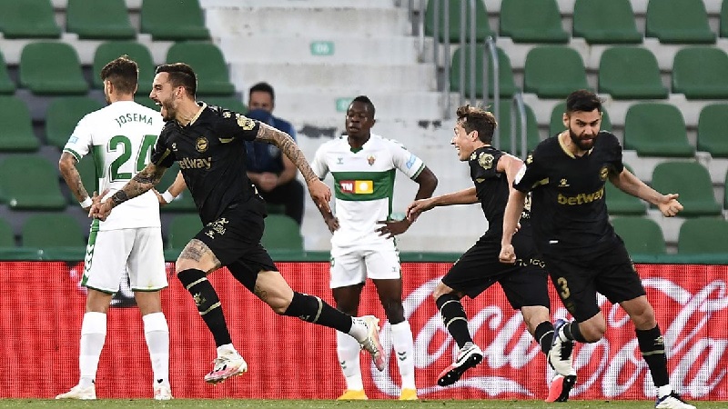 Elche vs Alaves đối đầu đầy hấp dẫn