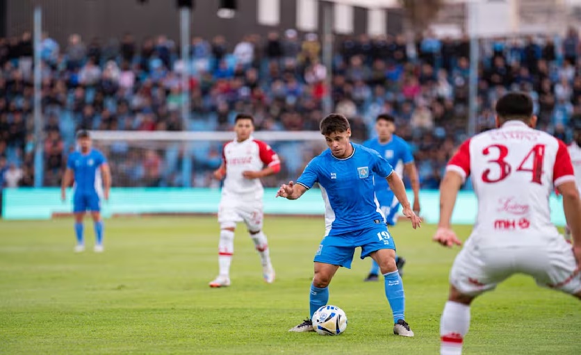 Estudiantes Rio Cuarto vs Instituto đối đầu hấp dẫn