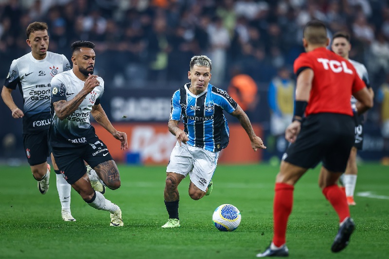 Gremio (RS) vs Corinthians Paulista (SP) đối đầu hấp dẫn