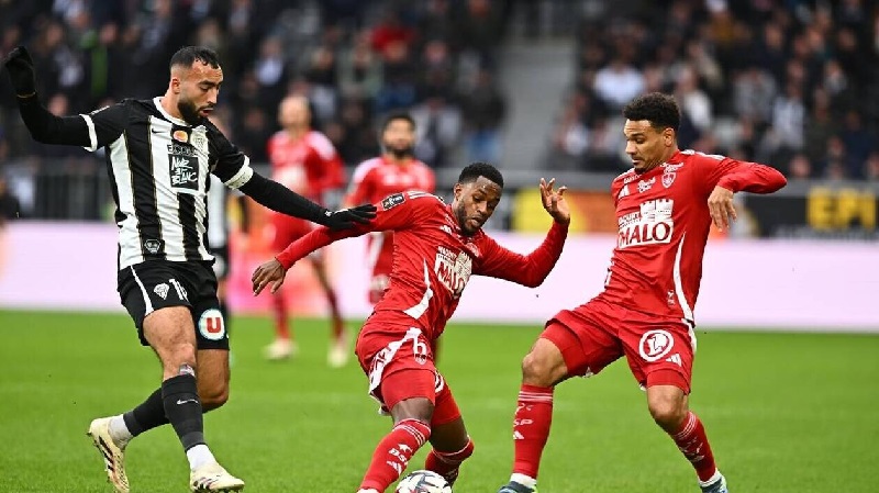 Stade Brestois vs Angers SCO mang đến trận đối đầu ấn tượng