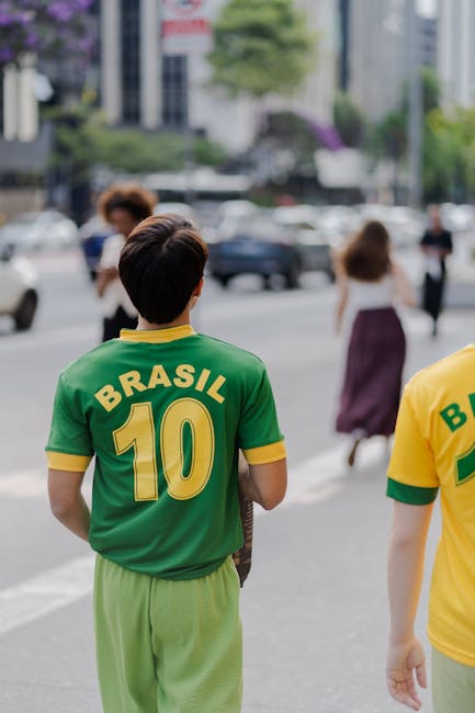 Sân bóng đá nhìn từ trên cao chuẩn bị World Cup